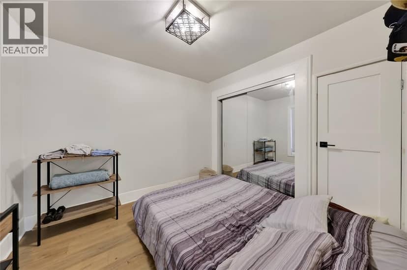 109 Sutton STREET — photo 11 of 19
