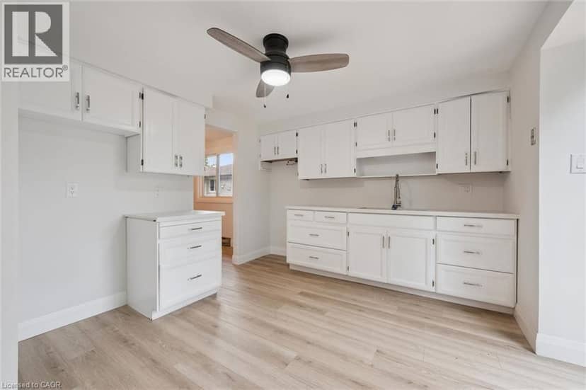 109 DEERBERRY Place — photo 13 of 38