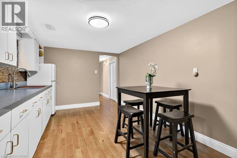 102 BIRCHLAWN Drive — photo 33 of 40