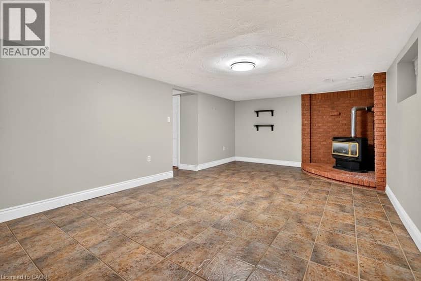 102 BIRCHLAWN Drive — photo 34 of 40