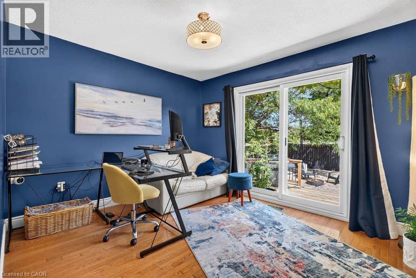 102 BIRCHLAWN Drive — photo 5 of 40