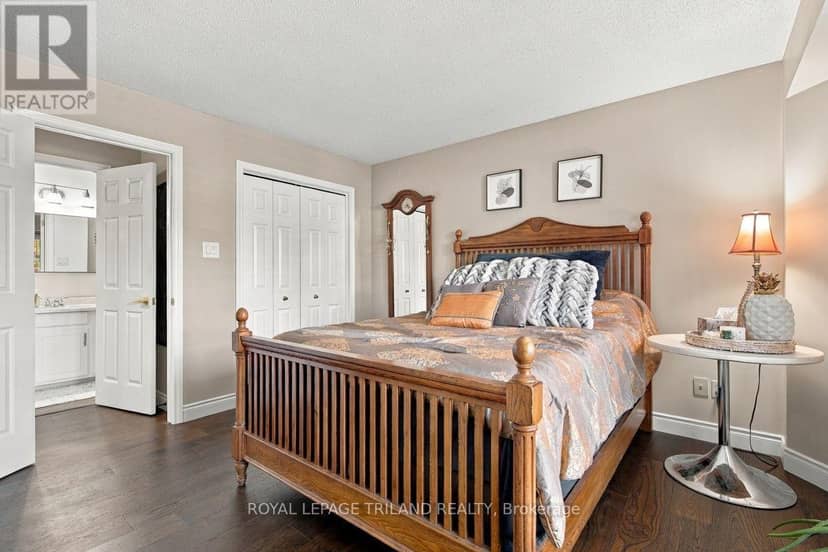 48 - 5 Cadeau Terrace — photo 35 of 40