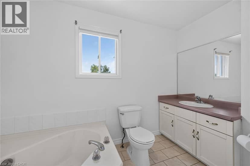 21 SPRINGGARDEN Crescent — photo 23 of 40