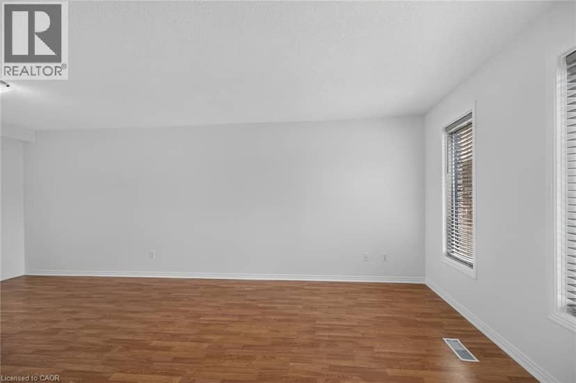 21 SPRINGGARDEN Crescent — photo 5 of 40