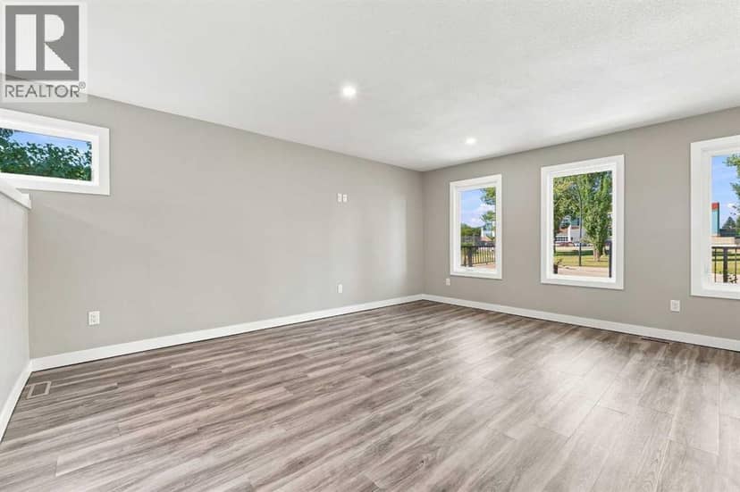 3237 55 Avenue, Red Deer, photo 8