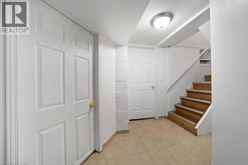 82 WHITNEY Avenue — photo 16 of 28