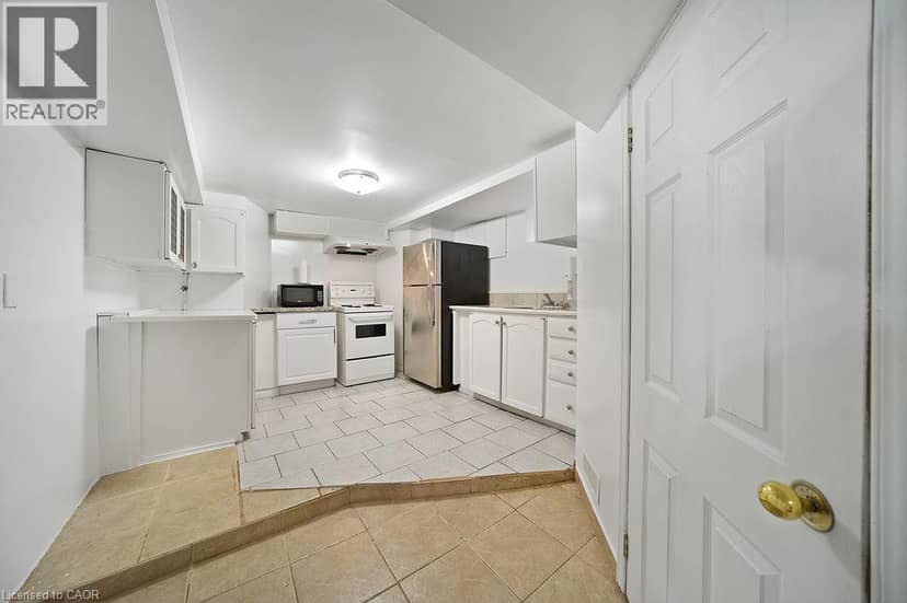 82 WHITNEY Avenue — photo 18 of 28