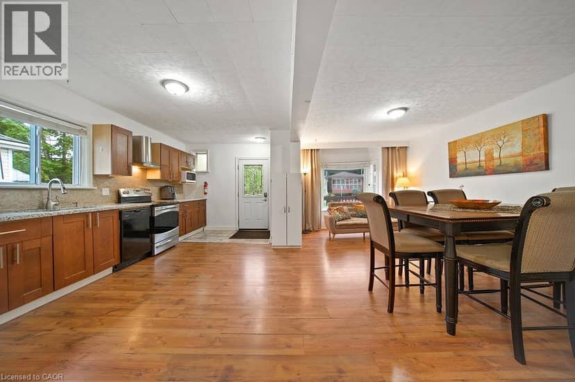 82 WHITNEY Avenue — photo 5 of 28