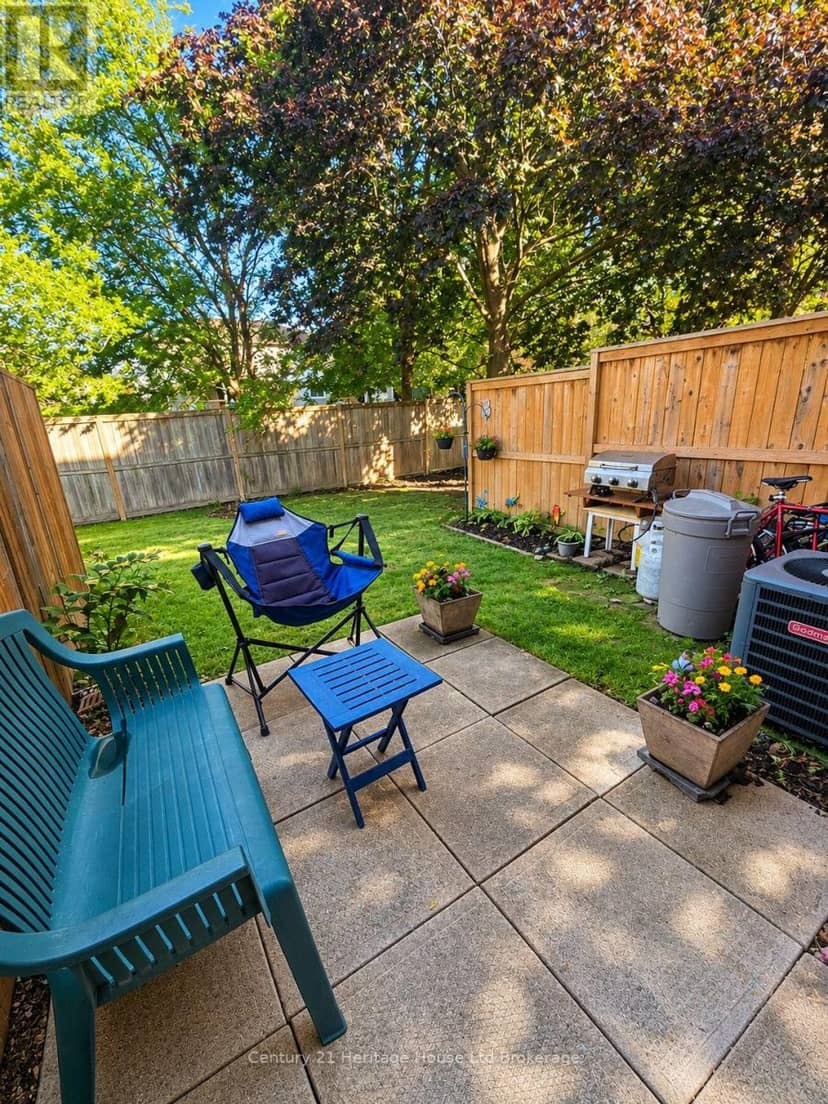 17 - 133 Bay Street — photo 10 of 12