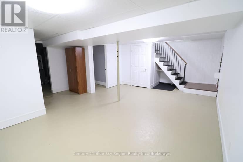 107 Strathcona Drive — photo 24 of 37