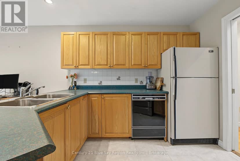 35 Janey Avenue — photo 17 of 40
