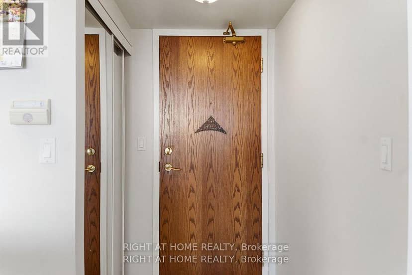 607 - 4879 Kimbermount Avenue — photo 1 of 20