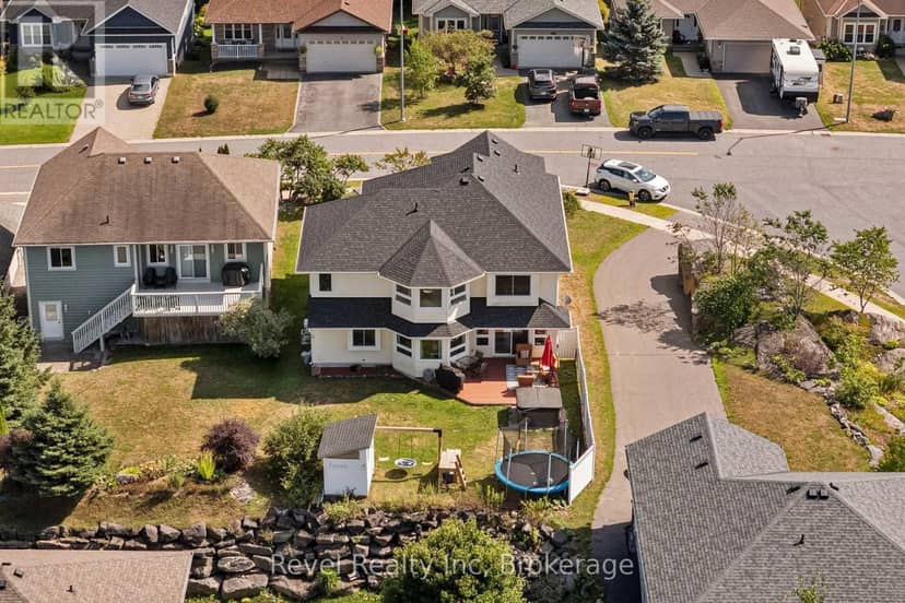 5 Avery Court, Parry Sound, photo 3