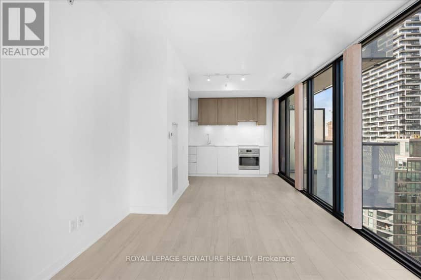 1805 - 161 Roehampton Avenue — photo 11 of 32