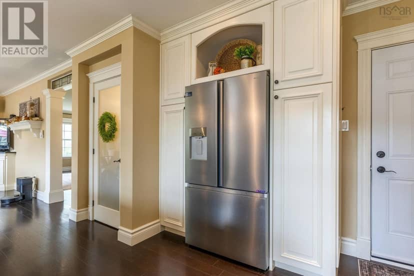 1563 Sarah Drive — photo 17 of 40