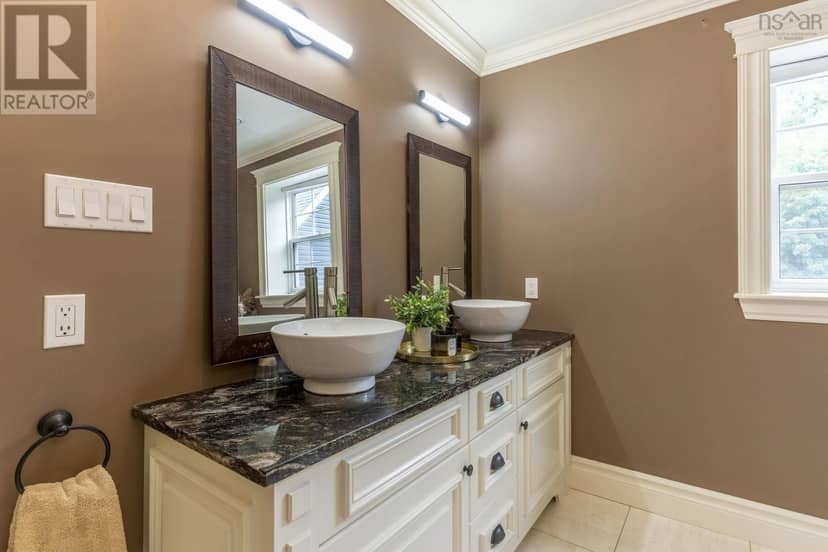 1563 Sarah Drive — photo 27 of 40