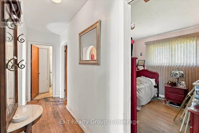 196 Yeomans Street — photo 16 of 37