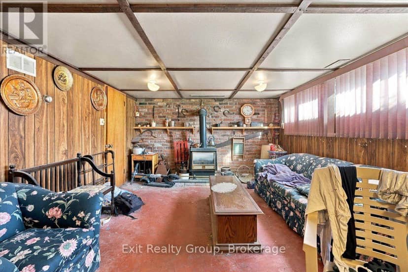 196 Yeomans Street — photo 26 of 37