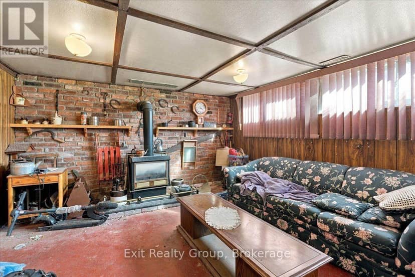 196 Yeomans Street — photo 27 of 37