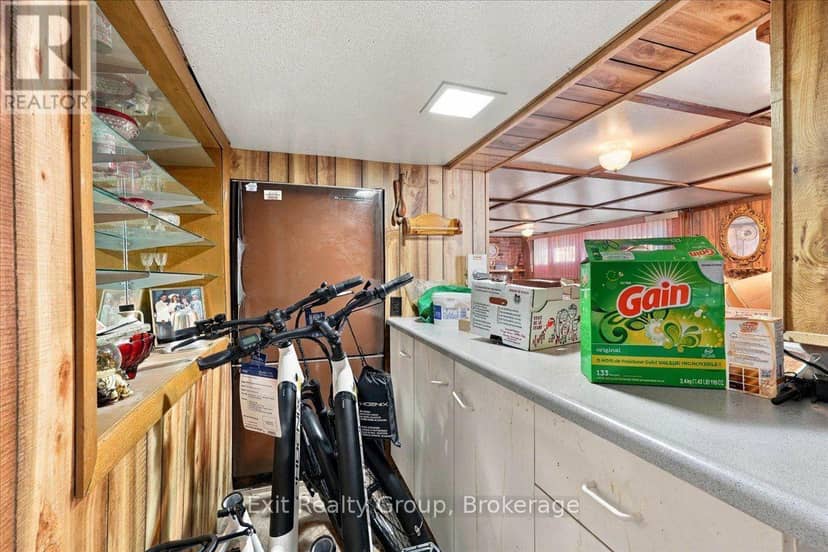 196 Yeomans Street — photo 28 of 37