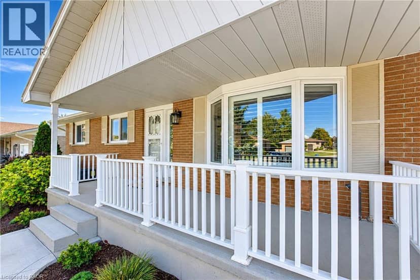 23 JACOB Street W, Tavistock, photo 2
