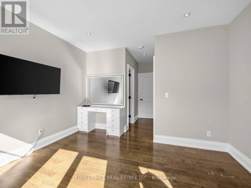 302 Pinehurst Drive W — photo 27 of 40