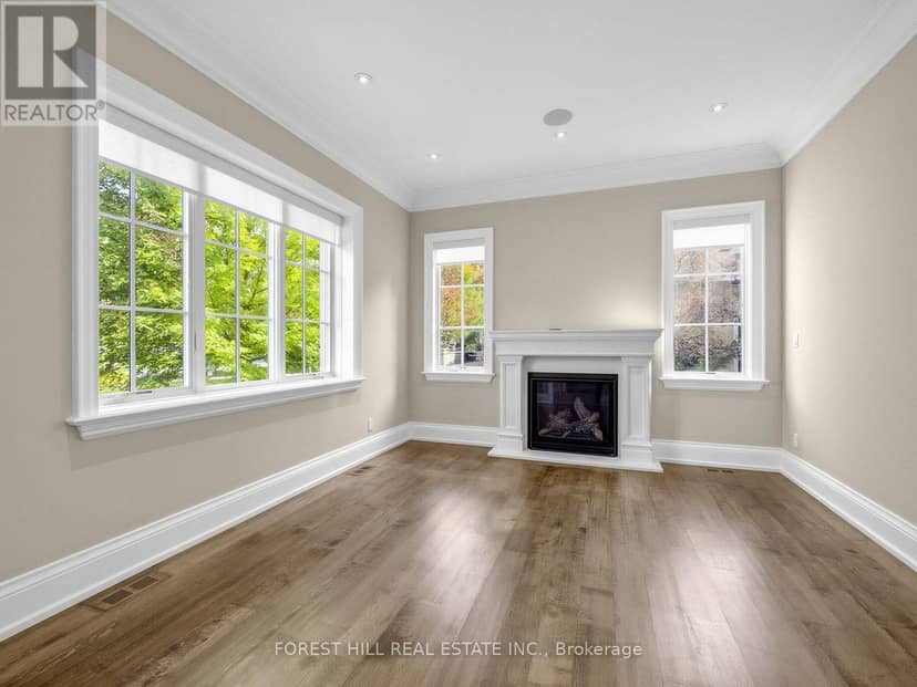 302 Pinehurst Drive W, Oakville, photo 5
