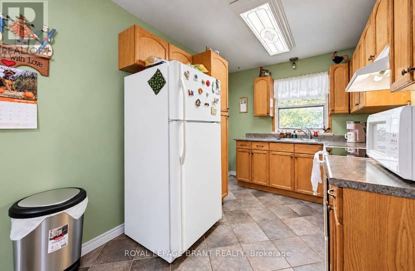 582 Grand Valley Drive, Cambridge, photo 4