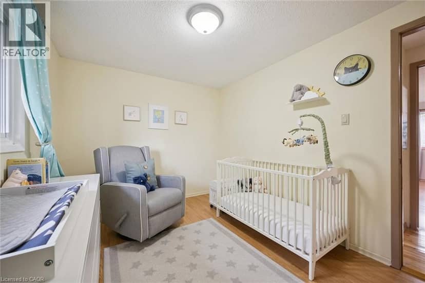 143 HILLBROOK Crescent — photo 17 of 40