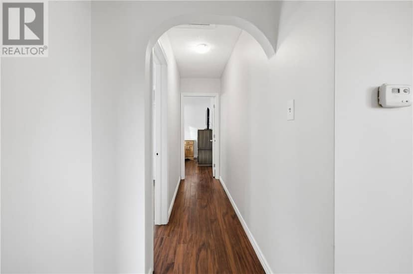 1241 Rideau — photo 9 of 30
