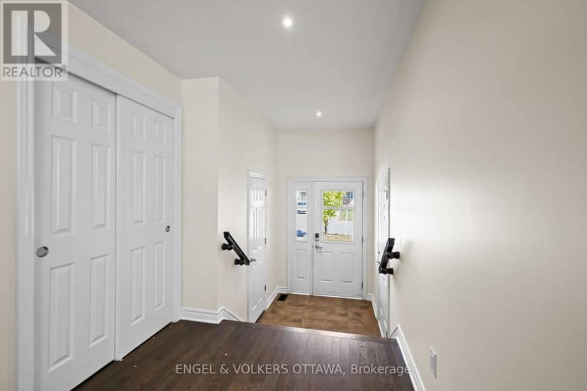 561 Petrichor Crescent — photo 2 of 19
