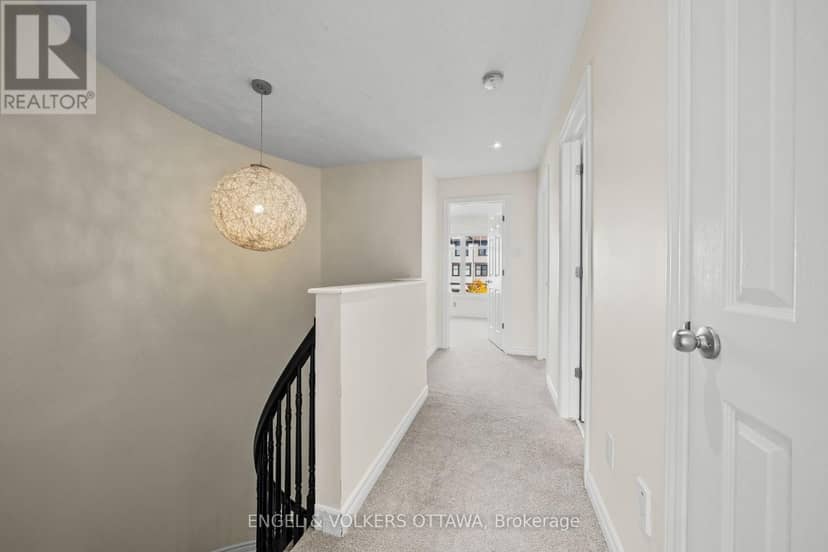 561 Petrichor Crescent — photo 7 of 19