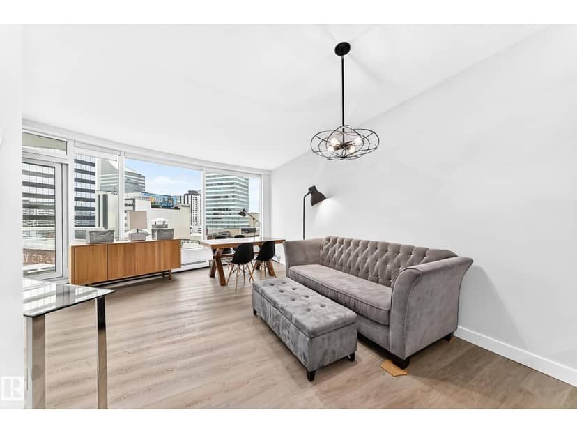 #703 10152 104 ST NW, Edmonton
