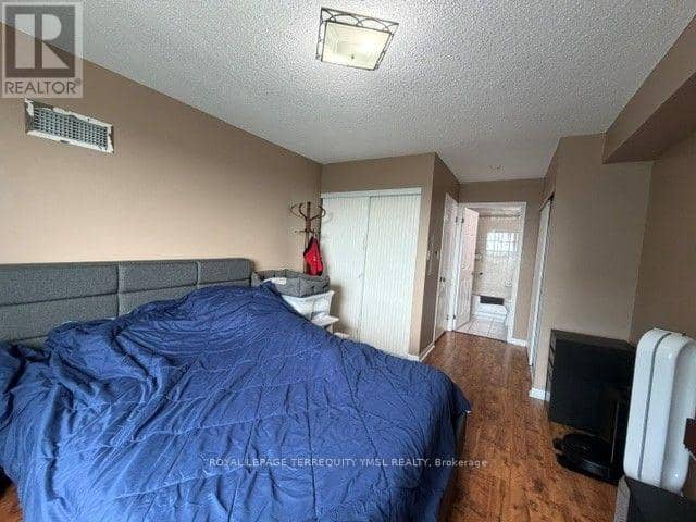 1809 - 23 Lorraine Drive — photo 17 of 21
