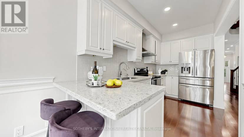 11 - 260 Russell Hill Road — photo 14 of 40