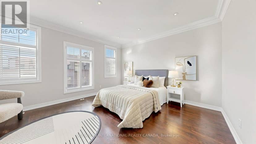 11 - 260 Russell Hill Road — photo 37 of 40