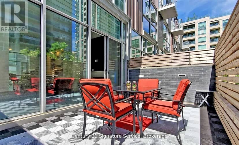 TH05 - 101 Erskine Avenue — photo 10 of 38