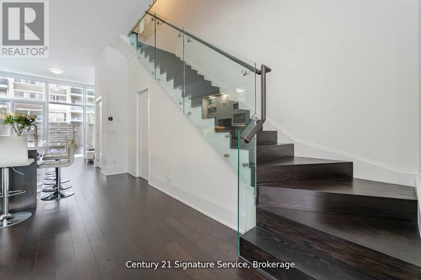 TH05 - 101 Erskine Avenue — photo 11 of 38