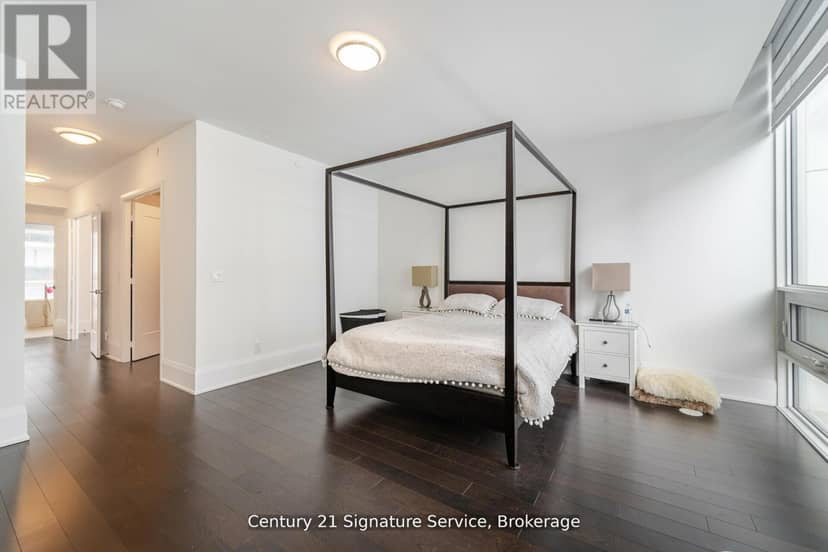 TH05 - 101 Erskine Avenue — photo 13 of 38