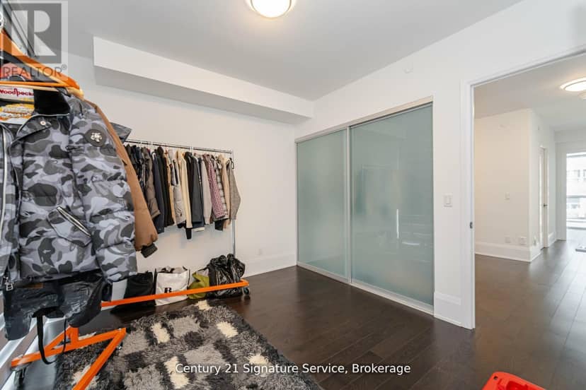 TH05 - 101 Erskine Avenue — photo 20 of 38