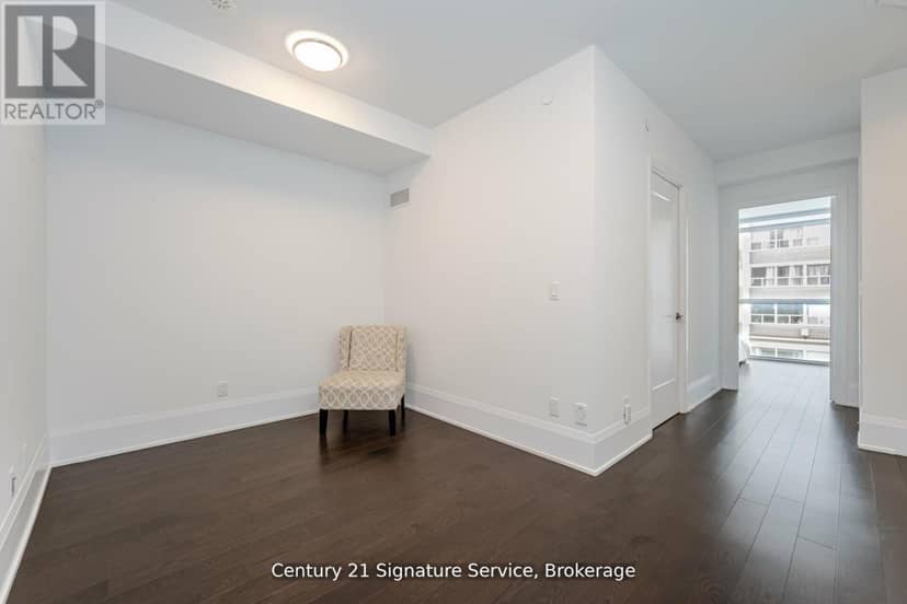 TH05 - 101 Erskine Avenue — photo 21 of 38
