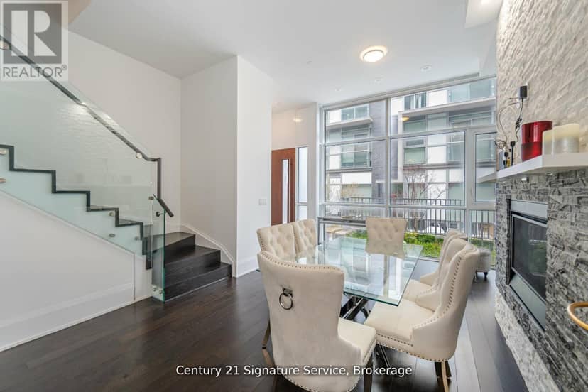 TH05 - 101 Erskine Avenue, Toronto, photo 3
