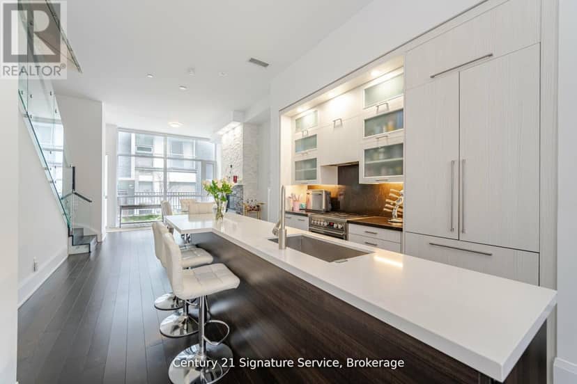 TH05 - 101 Erskine Avenue, Toronto, photo 6