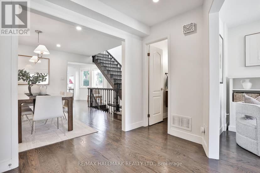 163 Roe Avenue, Toronto, photo 2