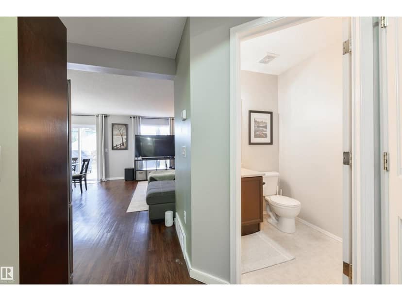 31 Ventura St — photo 10 of 40