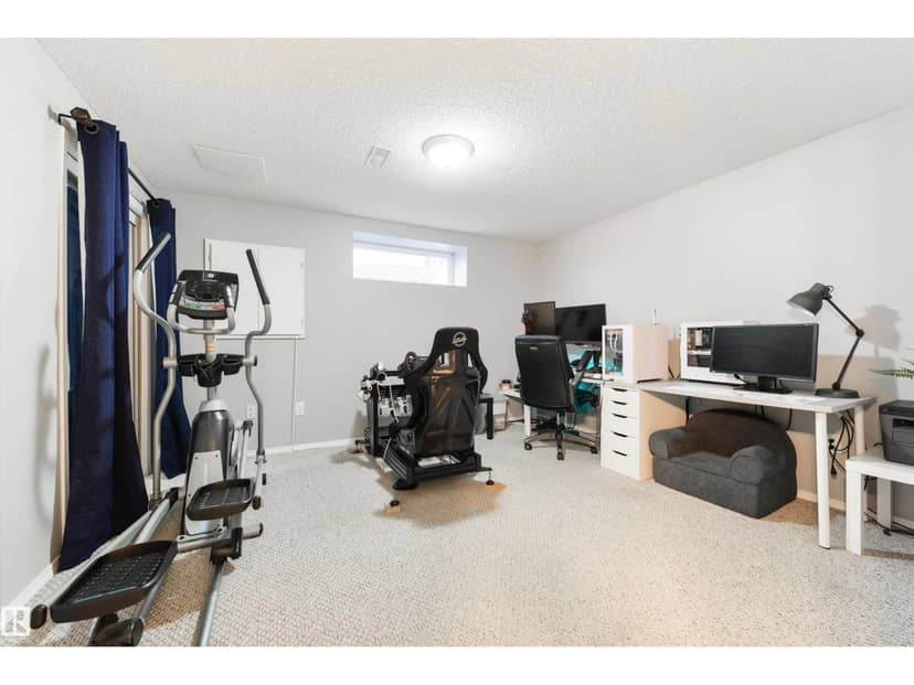 31 Ventura St — photo 28 of 40
