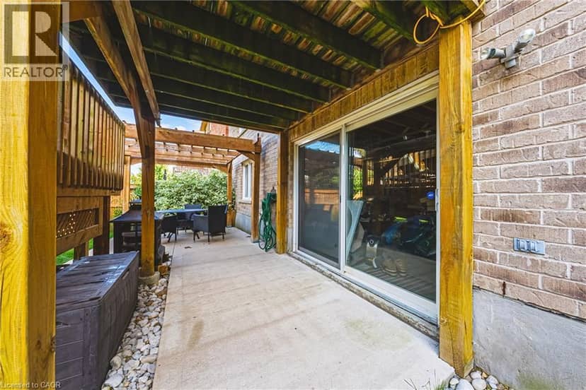 37 LAMBERT Crescent — photo 35 of 40