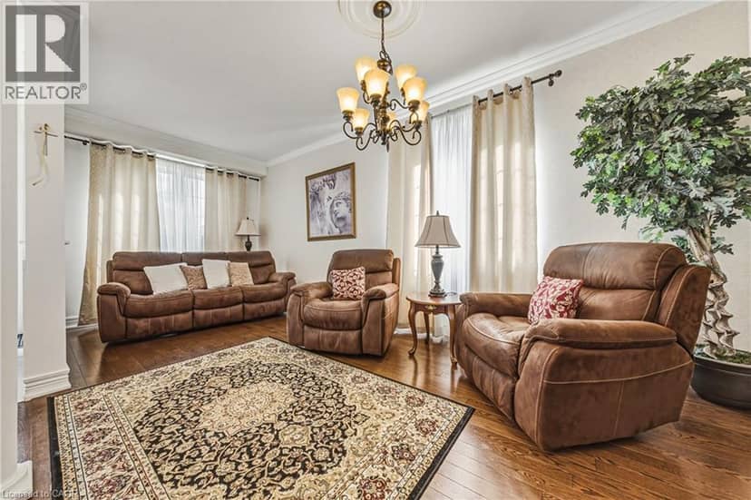 37 LAMBERT Crescent, Brantford, photo 7