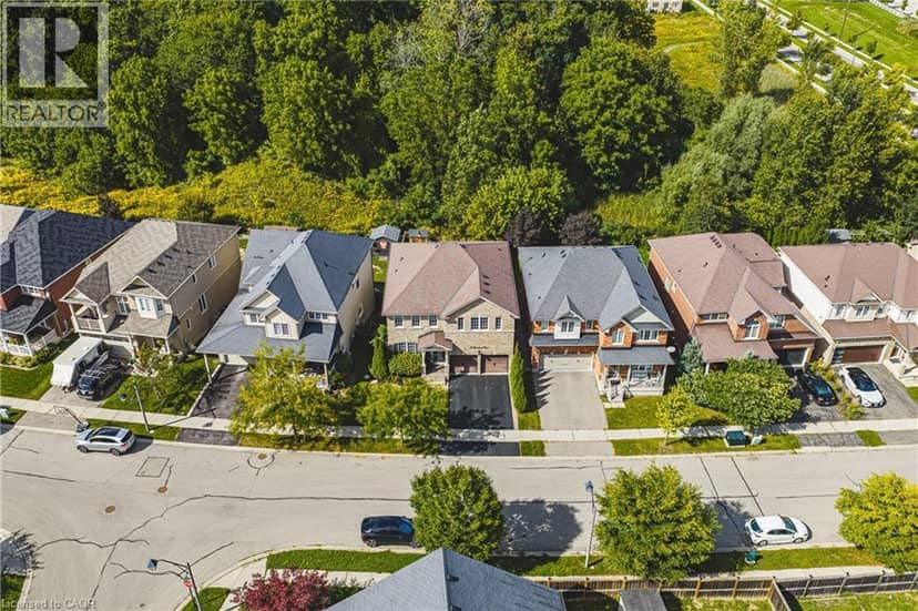 37 LAMBERT Crescent, Brantford, photo 3