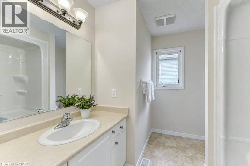 925 GLASGOW Street Unit# C — photo 20 of 33